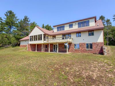 3185 Michigan Shores Rd, Gulliver, MI, 49840