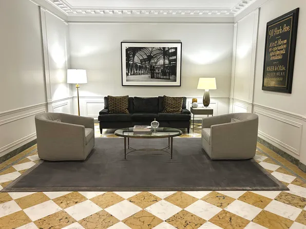 911 Park Avenue image 15 of 17