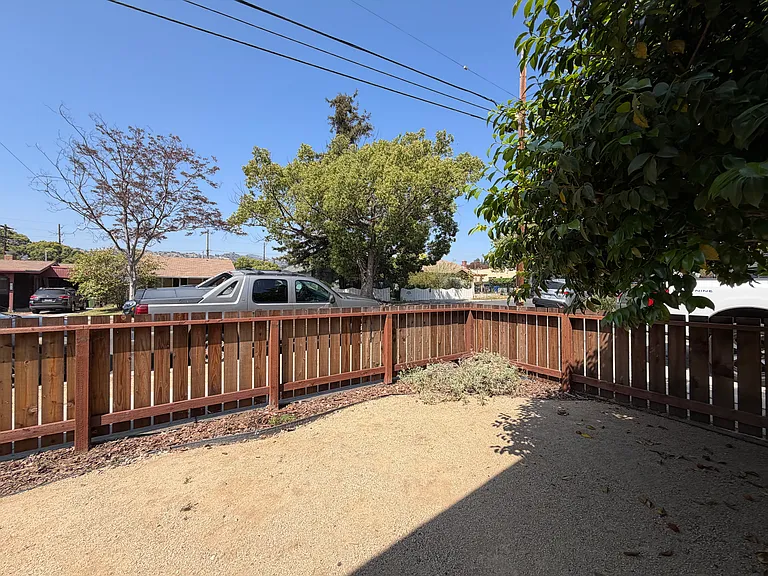 1966 Addison Way — Photo 5