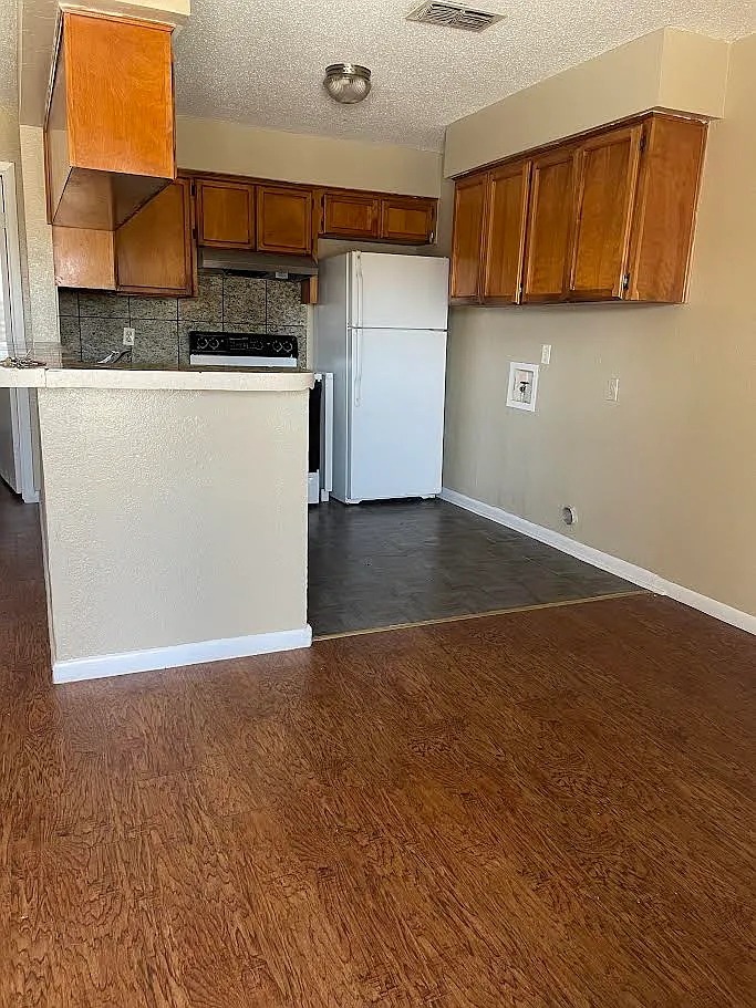Second Floor 1bd/1ba with Balcony — Photo 1