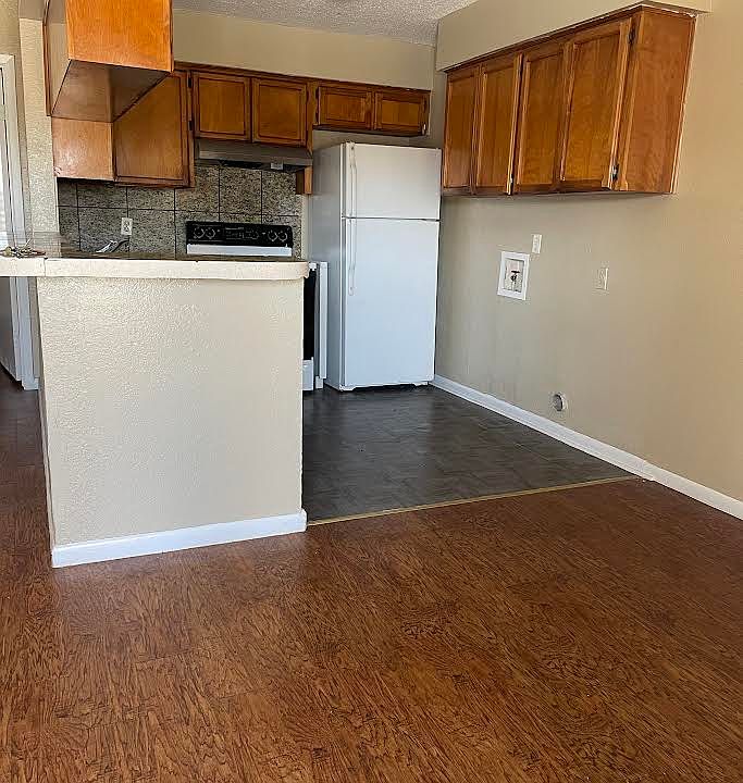 1st image of 3625 Crestbrook Ct #4