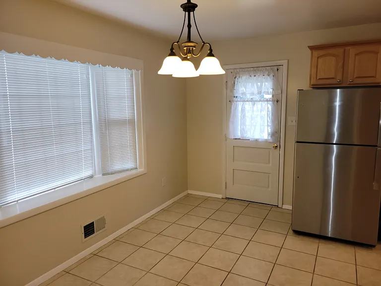 7425 Bee Bee Dr — Photo 7