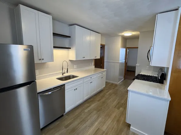 6 Rutland St, Hudson, MA 01749