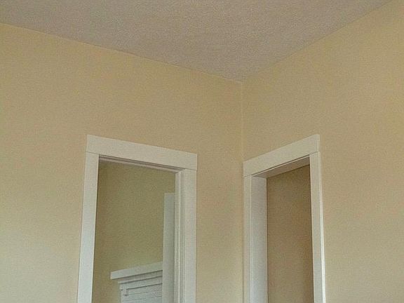 4th image of 921 Edgemont Ave #1