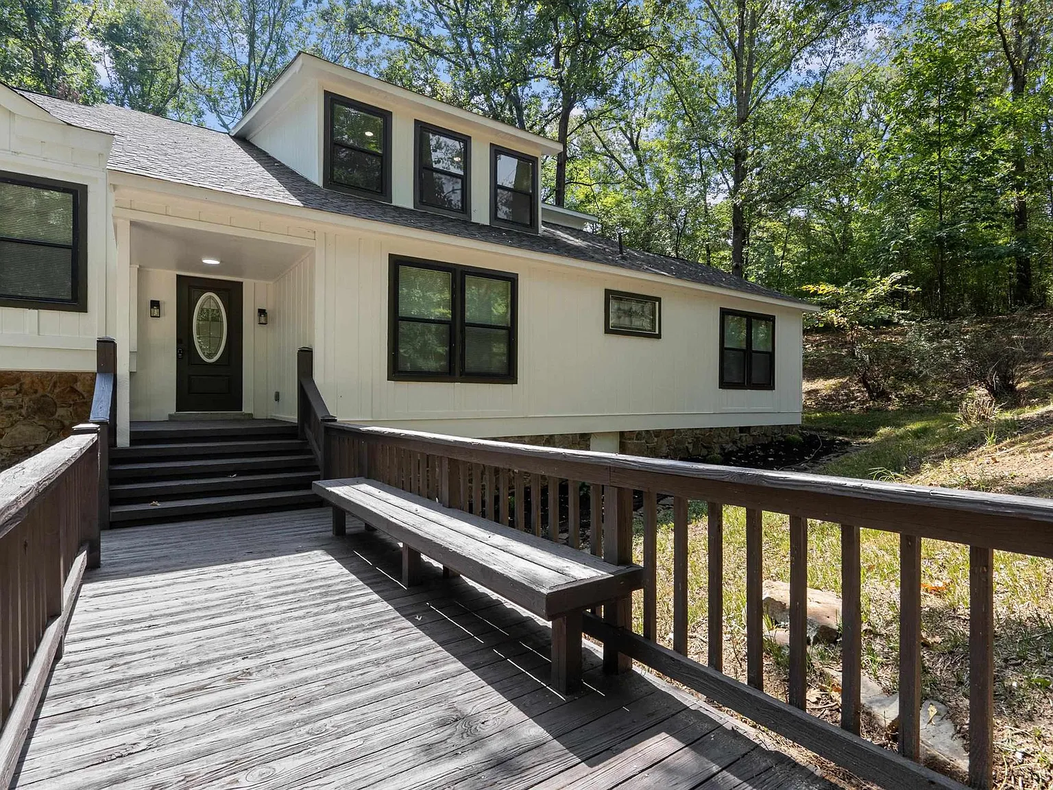 6 bed, 4200 sqft, $11,000 — Photo 3