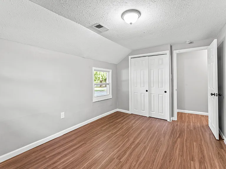 33020 W 82nd St — Photo 23