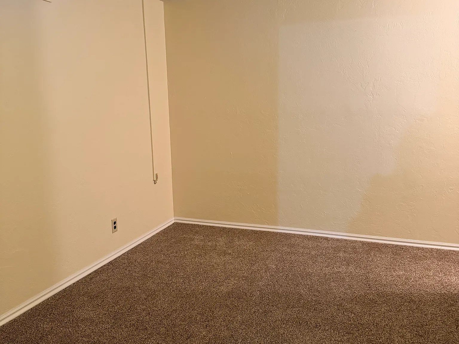 4 bed, 941 sqft, $1,800 — Photo 2