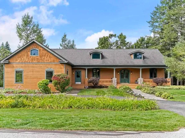 3320 Aurora Dr, Petoskey, MI 49770