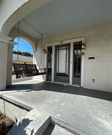 2nd image of 801 Greenwood St