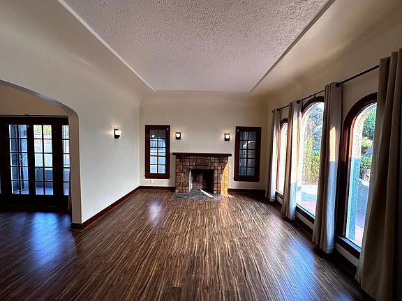 3rd image of 5435 Hillcrest Dr