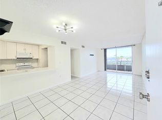 8231 NW 8th St #2-502, Miami, FL 33126
