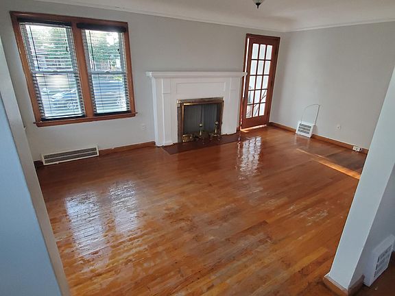 3rd image of 6228 Kenilworth St