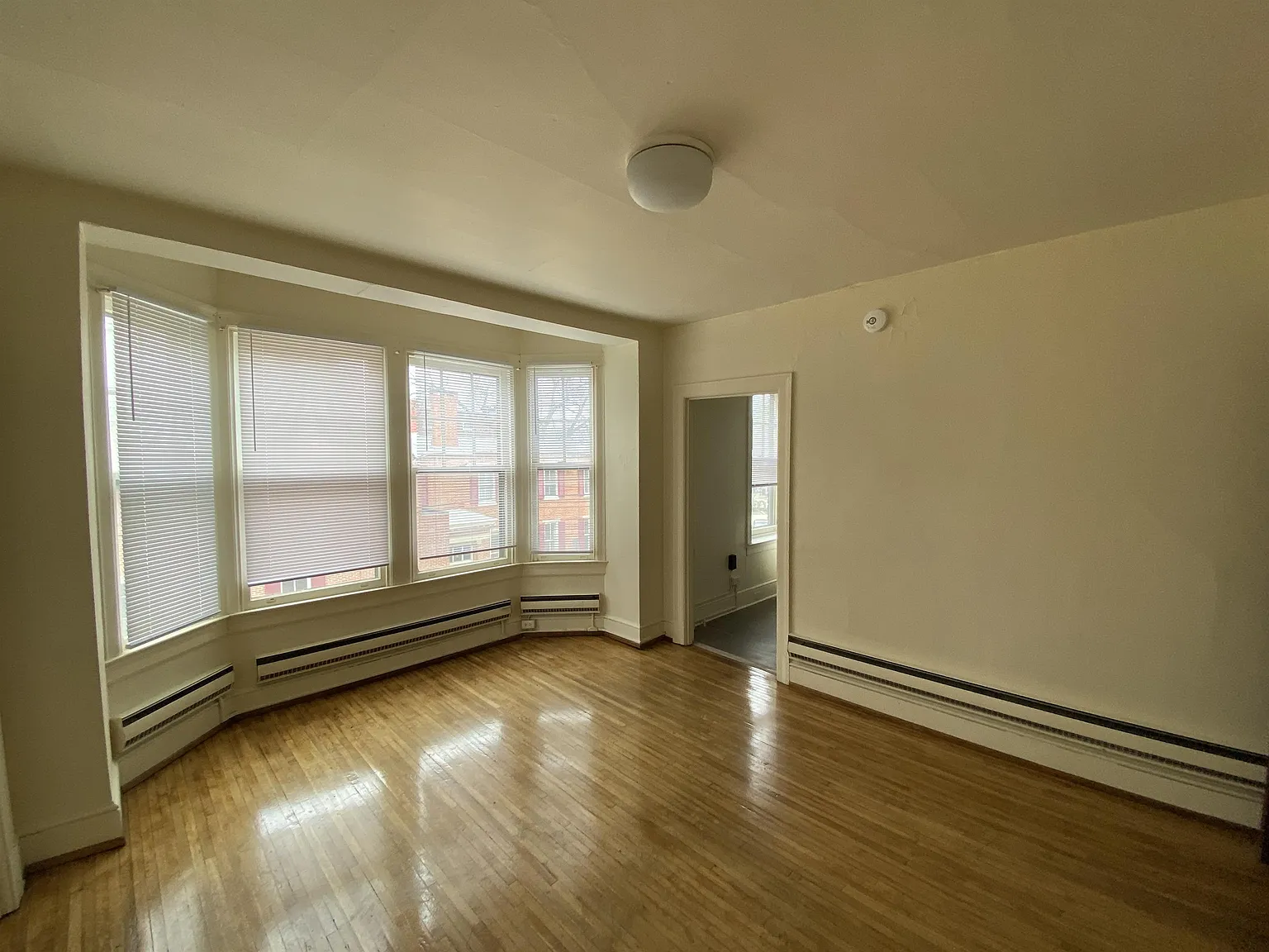 162 E Market St, York — Photo 3