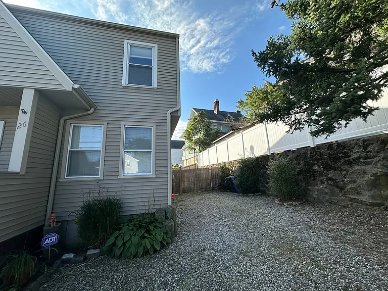 26 W Couch St — Photo 13
