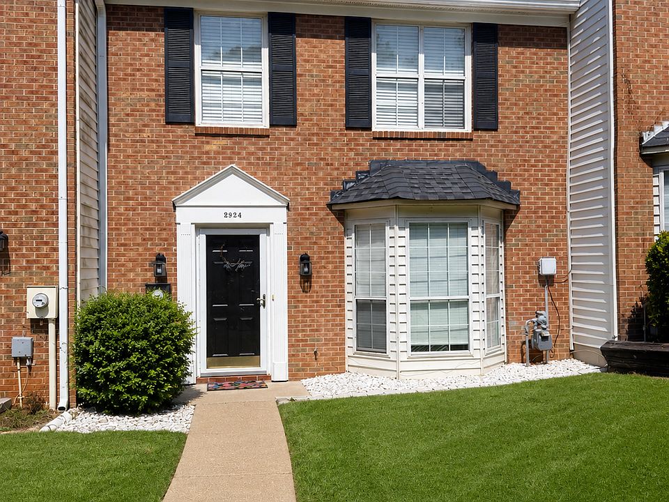 1st image of 2924 Lexington Trace Dr SE #2924