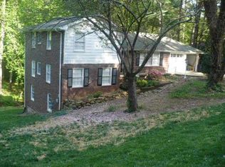 257 Valley Ridge Dr, Roswell, GA 30075