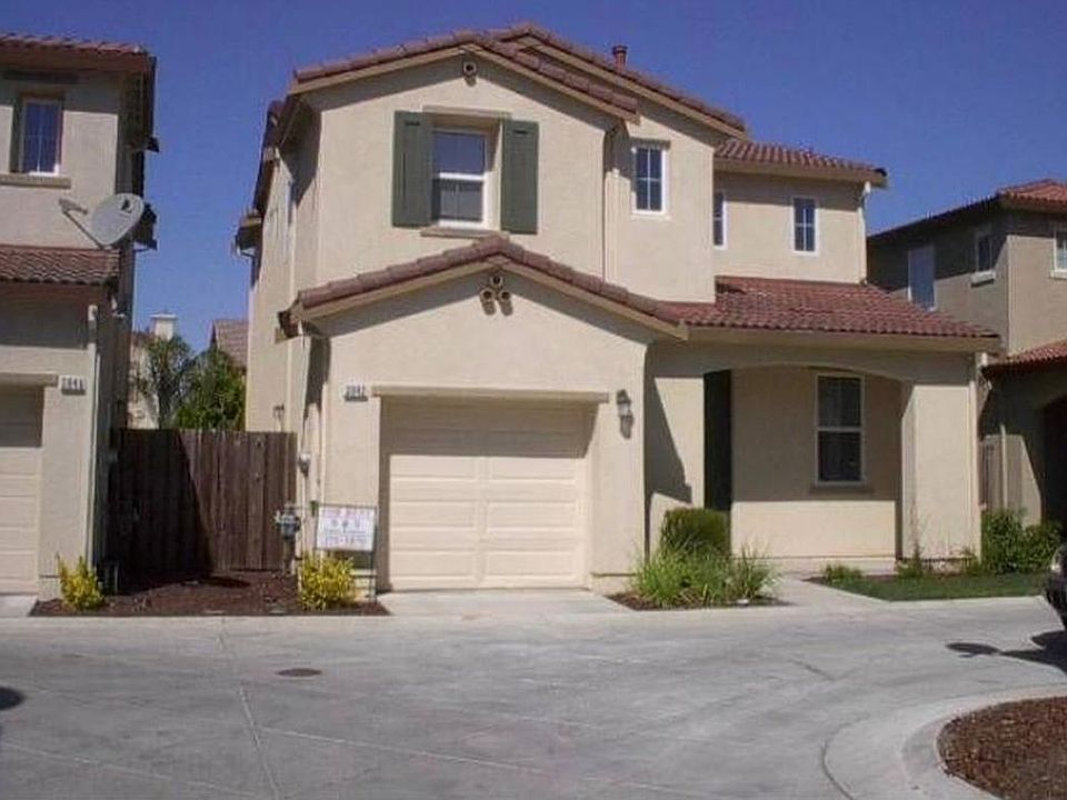 1st image of 3942 Martis St