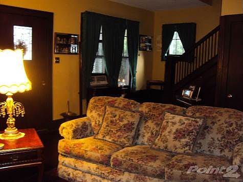 living room \n