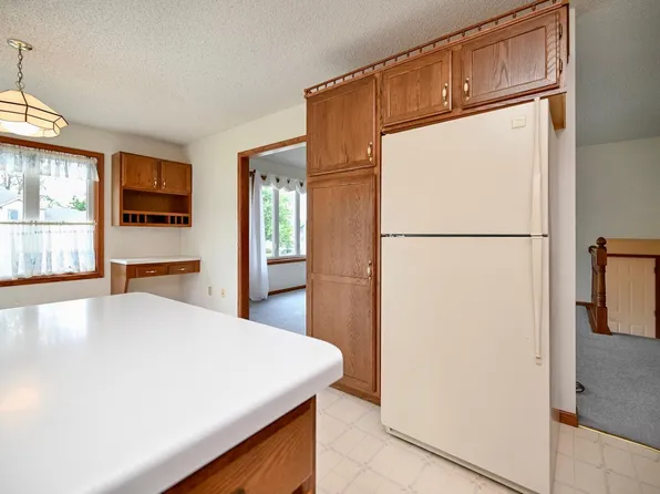 205 Benson Dr, Lewiston, MN 55952