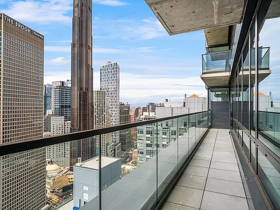 3rd image of 20 Rockwell Pl #3606A