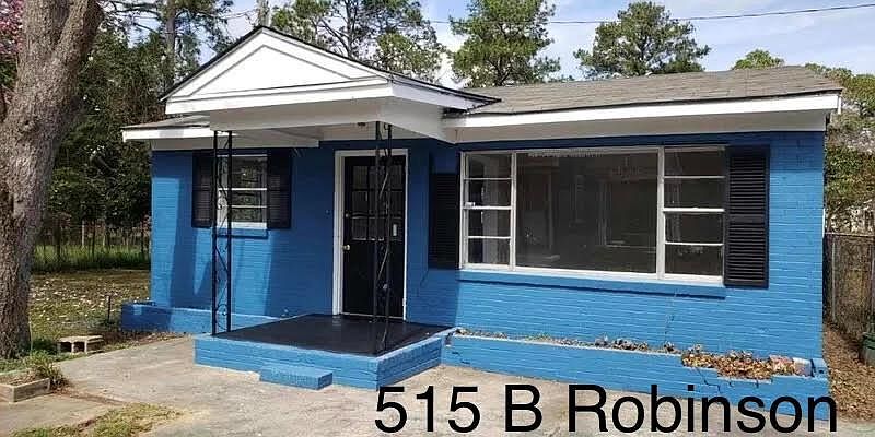 2nd image of 515 Robinson Ave