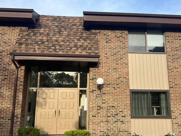 1502 Marigold Way APT 401, South Bend, IN 46617