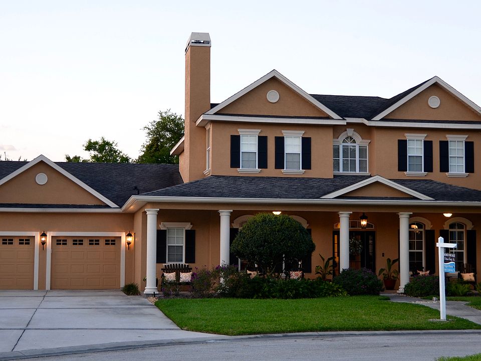 1st image of 815 Summerfield Dr
