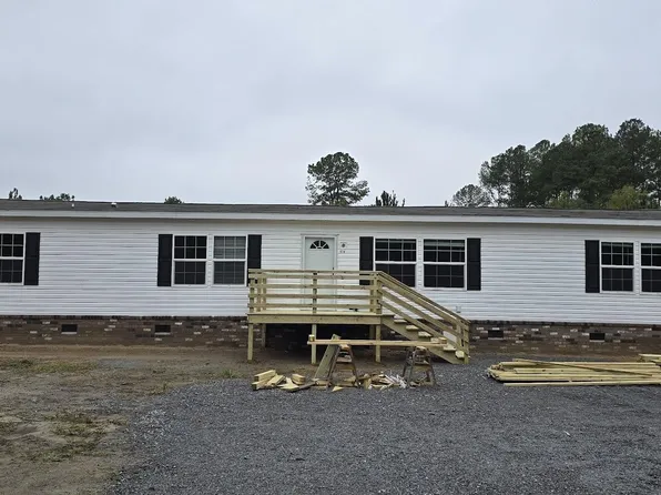 261 Tiger Lily Ln, Saint Stephen, SC 29479