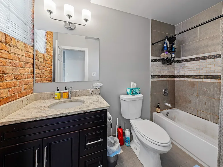 359 W Chicago Ave #3N — Photo 10