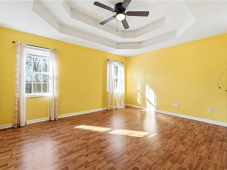 186 Franklin Ct — Photo 10
