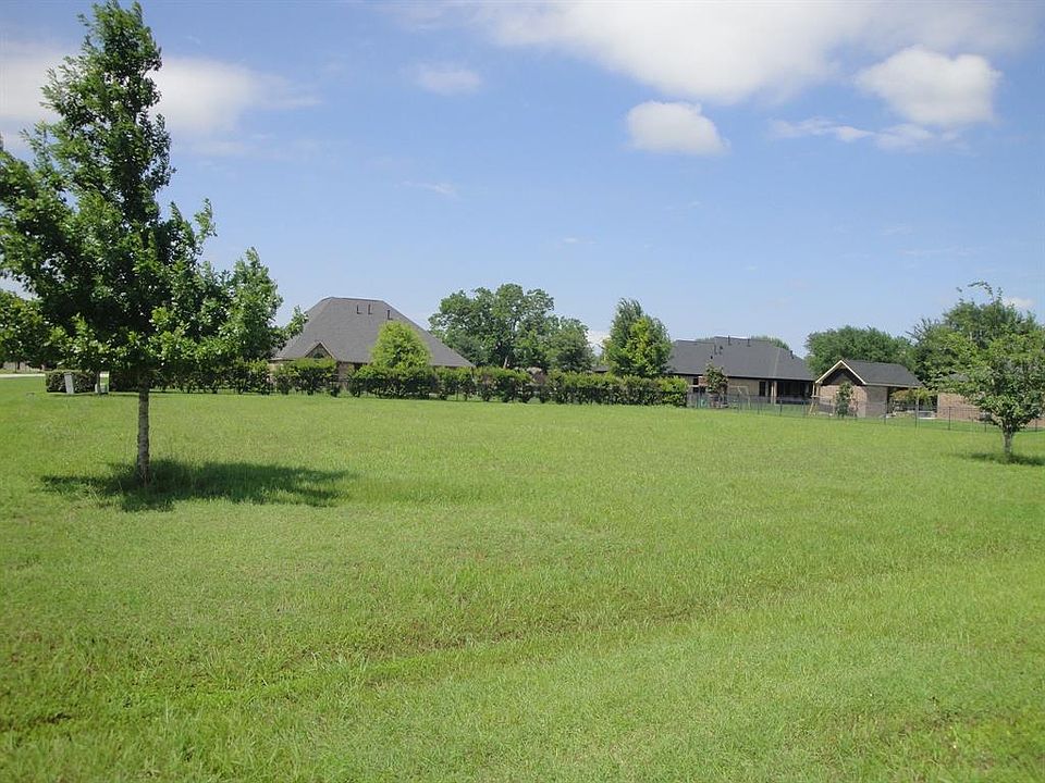 Welcome to Lakes of Mission Grove - a 208 lot master planned community that only has a few lots left to build your dream home!