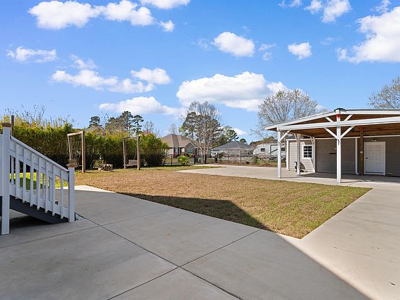 3rd image of 217 Chapel Ridge Circle