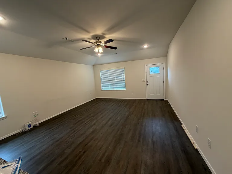 515 Ashwood St — Photo 21
