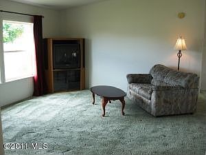 2nd image of 528 Newport Plz