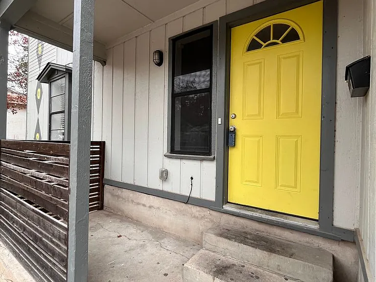 8802A Little Walnut Dr — Photo 2