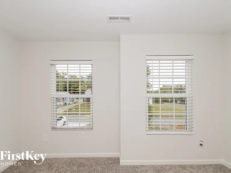 1612 Dodson St — Photo 9