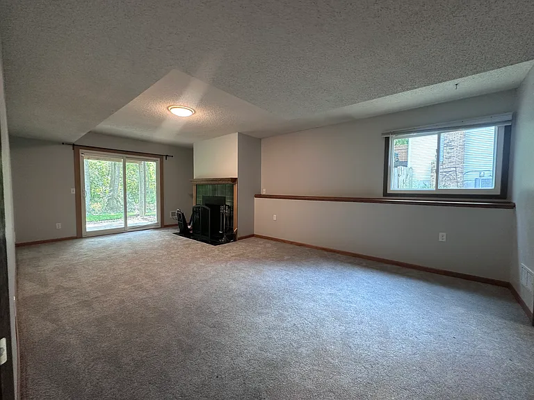 15229 Buchanan Ct — Photo 14