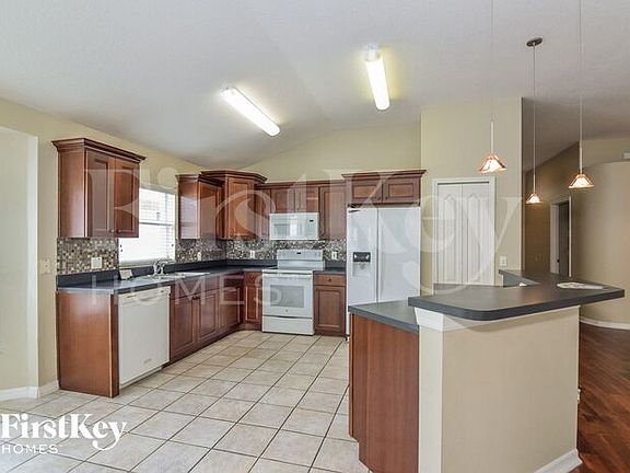 5th image of 1827 Greystone Heights Dr