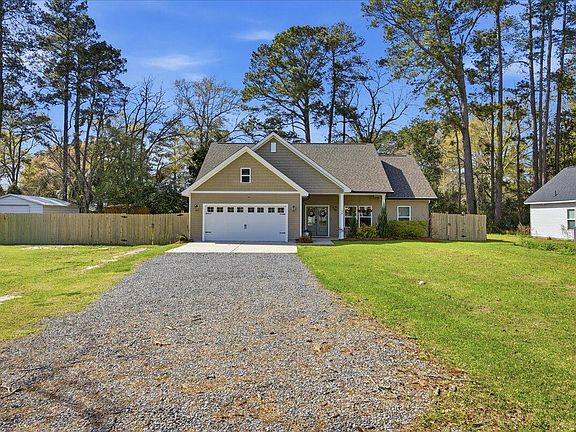 3rd image of 198 Quaker St