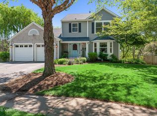 12 Raintree Ct, Cary, IL 60013