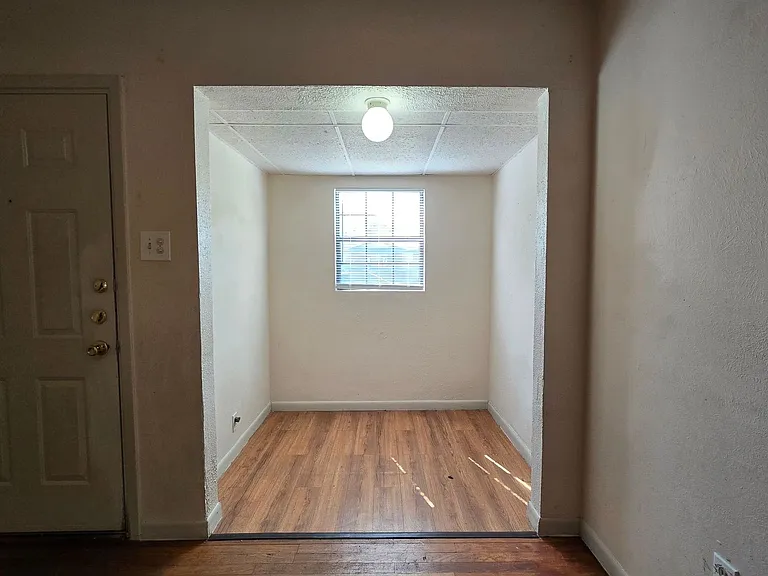 2408 Meadow Ln — Photo 8