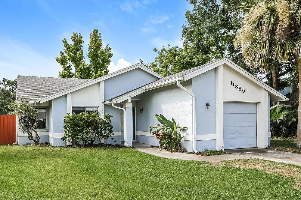 3 bed, 2.0 bath, 1189 sqft, $2,350 — Photo 3