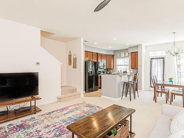8956 Ringview Dr — Photo 2