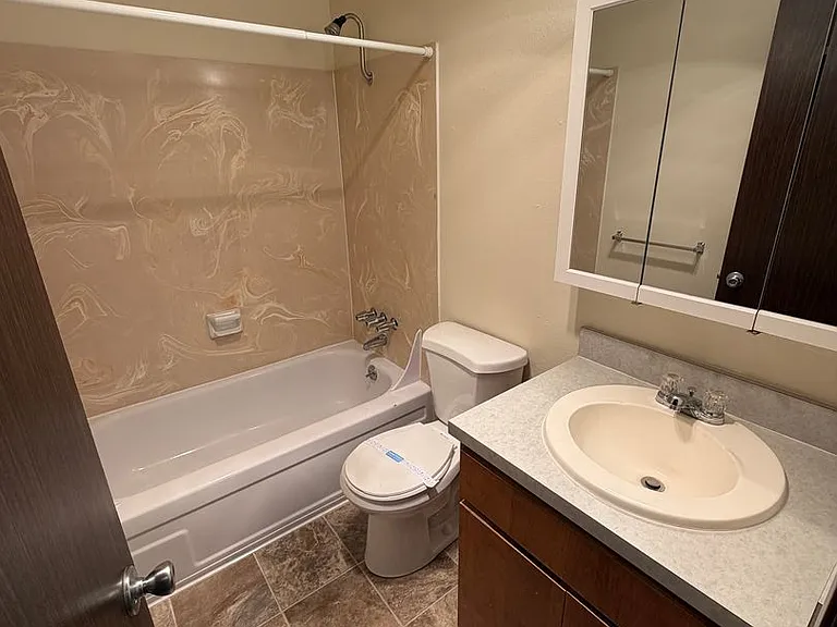 950 NW Sycamore Ave #10 — Photo 13