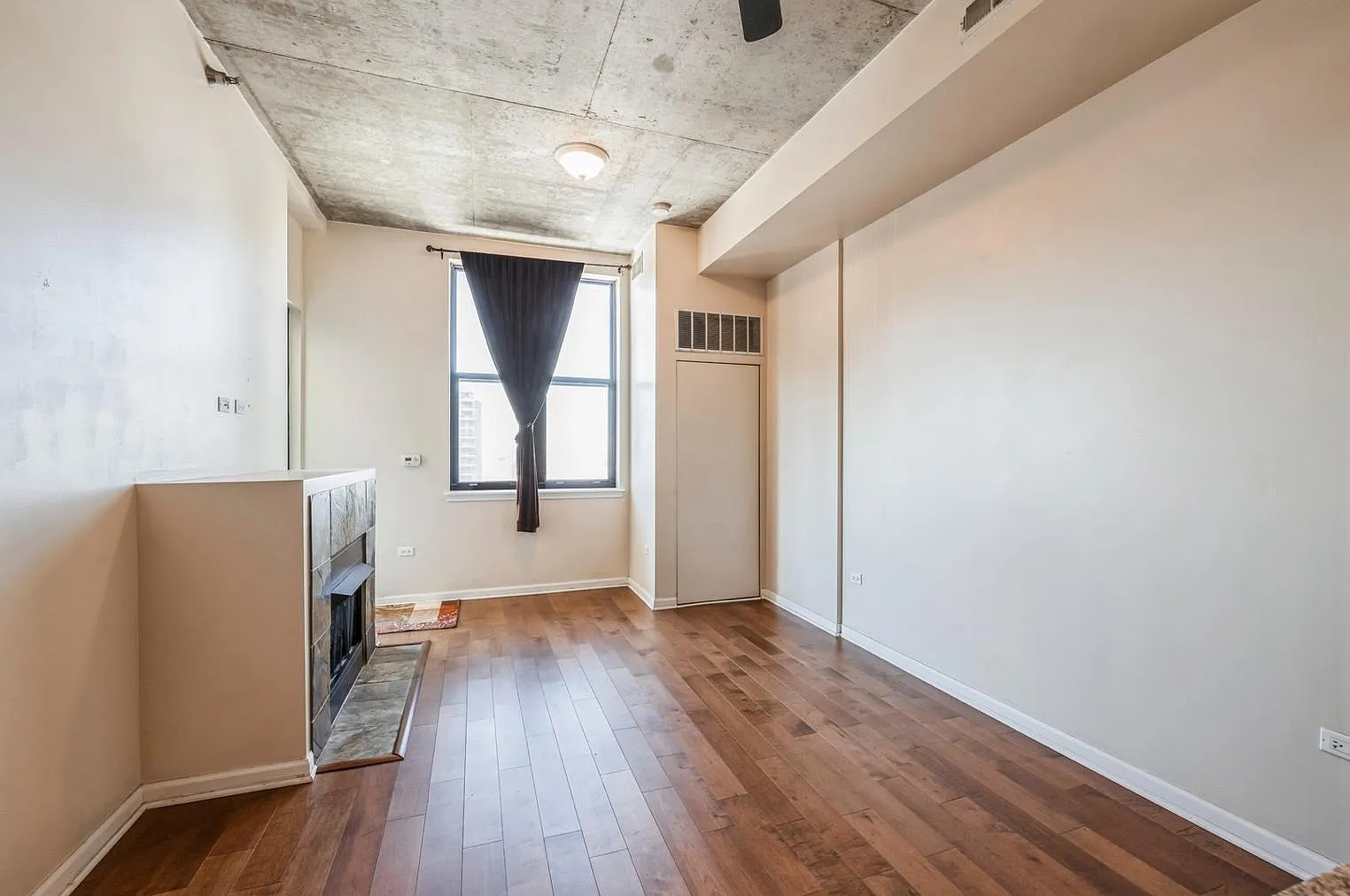 1 bed, 750 sqft, $2,100 — Photo 3