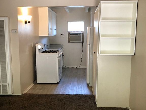 4th image of 7612 Newlin Ave Unit B