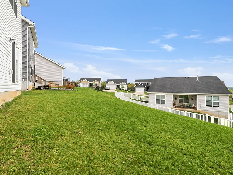 907 Black Bear Dr — Photo 28