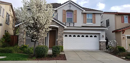 2528 McLaren Ln Photo 1