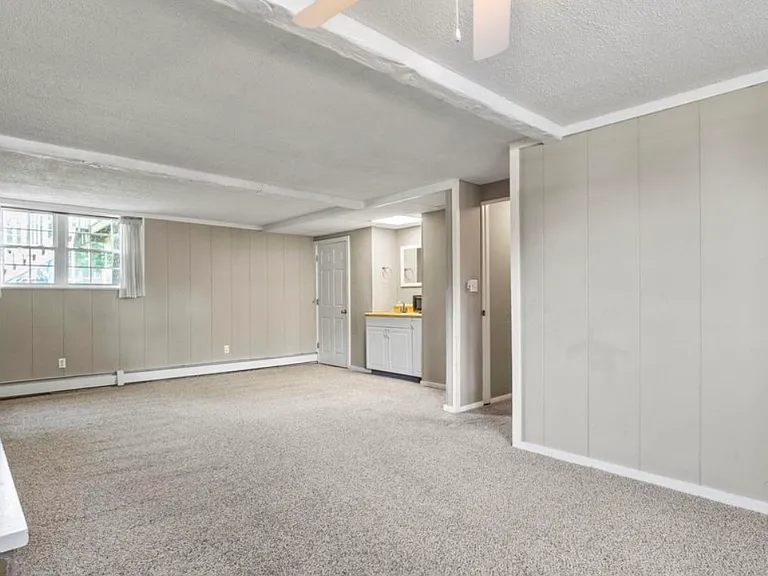 1005 E Washington Center Rd — Photo 14