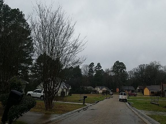 4th image of 3402 Saint Helens Dr